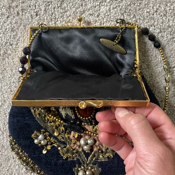 Beautiful Mary Frances bag - vintage look - Picture 4 of 4